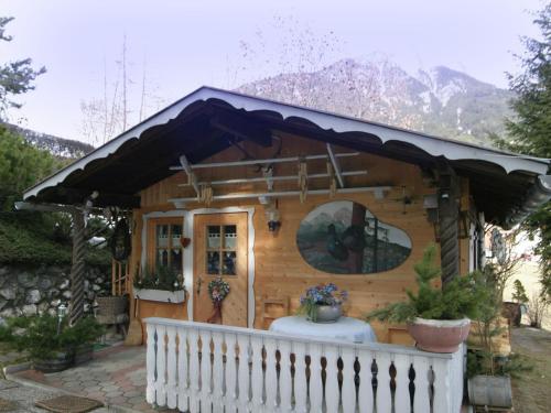 Chalet in caroles with a nearby forest