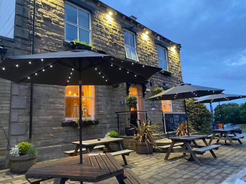 Garden, The White Swan in Leeds Bradford Airport and Nearby