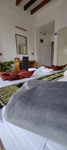Deluxe Double Room with Side Sea View image 2