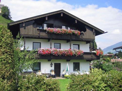 Splendid Apartment in Fugen near Ski Area - Uderns