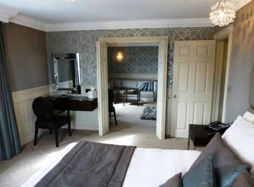1 queen bed