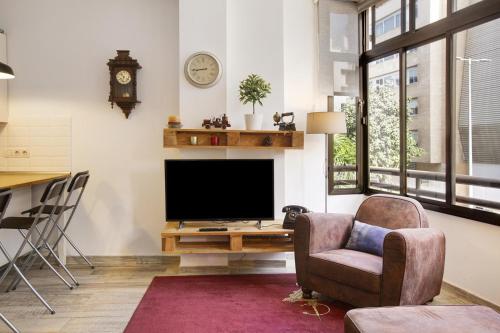 Studio Apartment image 10
