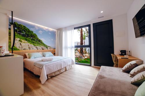 Alannia Salou in Capellans