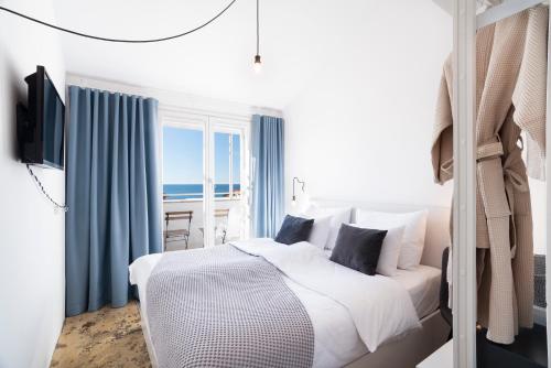 Double Room with Balcony and Sea View