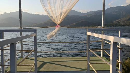 เลคแค้มป์ รีสอร์ท in Phipun