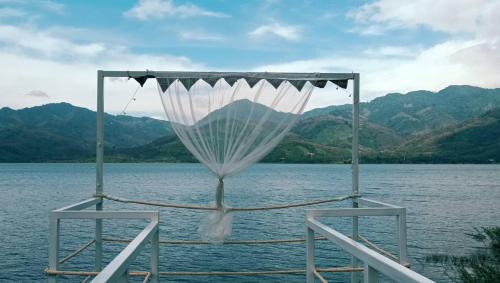 เลคแค้มป์ รีสอร์ท in Phipun