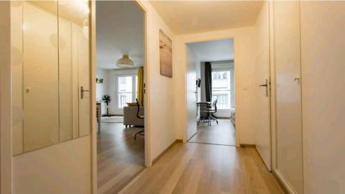 Lobby, Luxury Apartment near Paris la Defense with secured Parking in Bois-Colombes