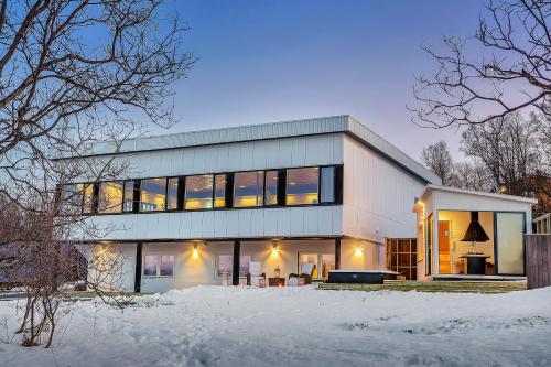 Exterior view, Robukta Lodge in Tromsø