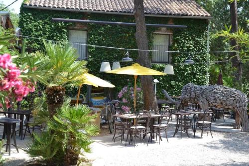 Hostellerie Le Paradou - Hôtel - Lourmarin