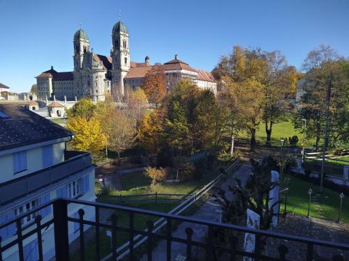  Apartment Meinradsberg mit Balkon, Pension in Einsiedeln bei Alpthal