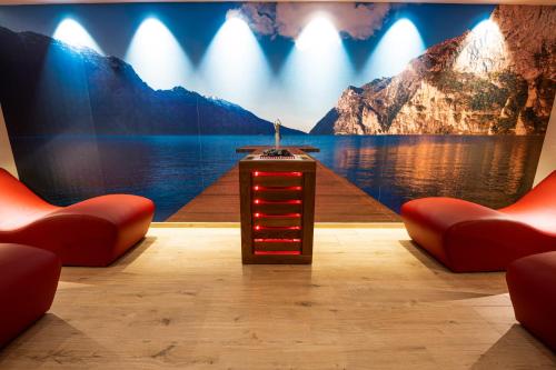 สปา, เลค ฟรอนต์ โฮเทล มิราจ (Lake Front Hotel Mirage) in ริวา เดล การ์ดา