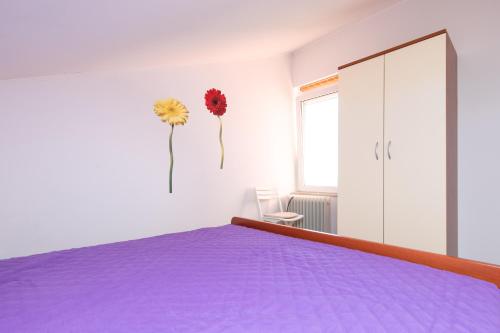 One-Bedroom Apartment image 1