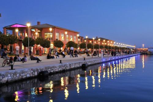 Seaside apartment Flisvos marina - image 10