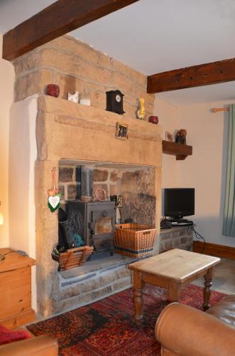 2 Bed Cottage - Sleeps 4 - Pets - Parking in Blackshaw