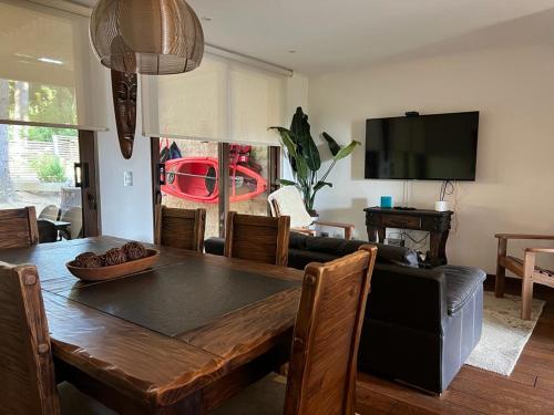 Three-Bedroom Townhouse image 10