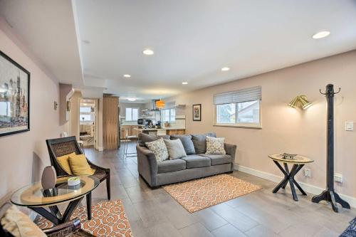 SW Denver Apt with Chefs Kitchen, 45 Min to Skiing! in Bear Valley