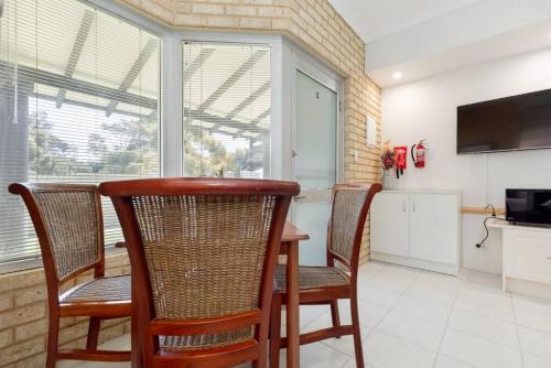 Létesítmények, A2 Spacious Apartment with WiFi Kitchenette in Joondalup