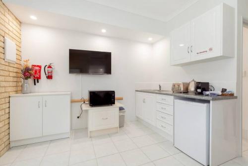 Konyha, A2 Spacious Apartment with WiFi Kitchenette in Joondalup