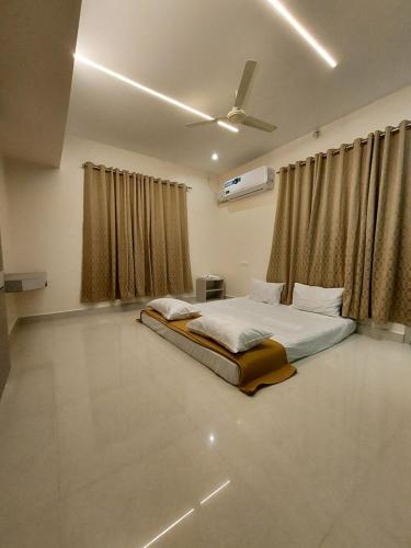 Srirangam Service Apartment