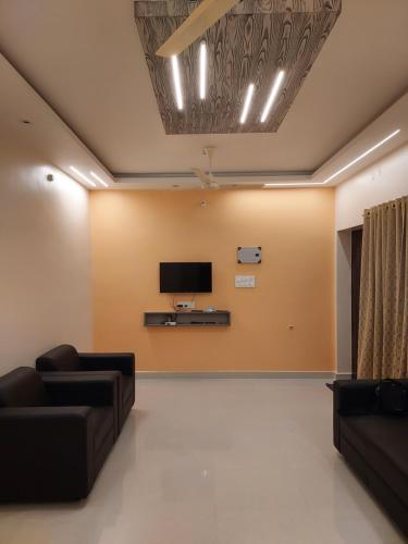 Srirangam Service Apartment