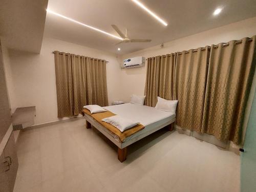 Srirangam Service Apartment