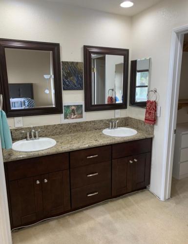 San Diego Master suite with Private Bathroom!