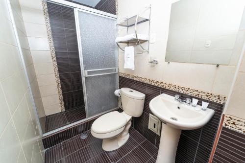 Double Room with Private Bathroom image 5