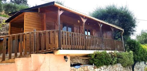 Le Chalet de la Pierreraie Côte d'Azur Piscine Terrasse et Vue Mer