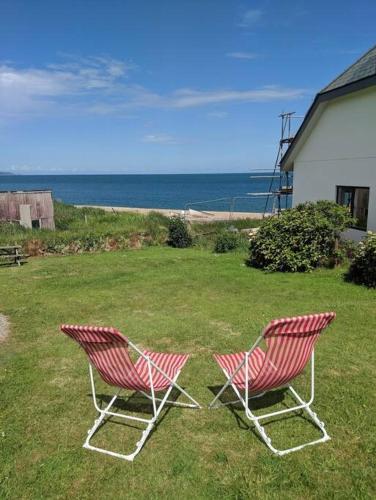 Beach Front Coastal Retreat with Sea Views in Stokenham