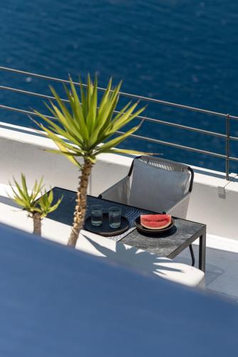 340395367 Porto Fira Suites
