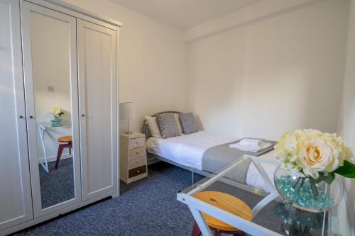Spacious 5 Bed House, perfect for groups, great location, Liverpool (foto 8)