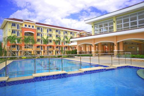 Schwimmbad, Arezzo Place Davao City - 1BR Condo - Andresen Rentals in Buhangin