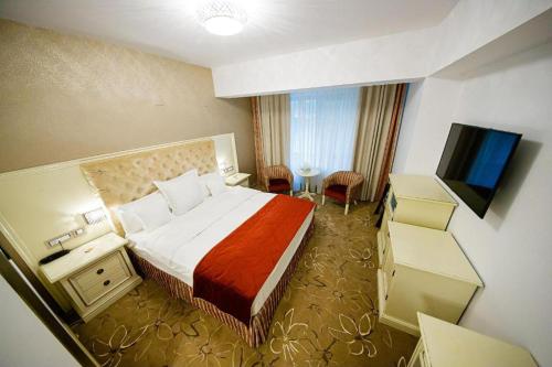 Deluxe Double Room 4* with Airport Transfer and SPA Included