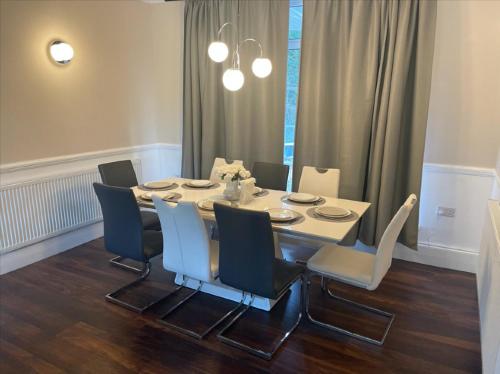 The Cumbria House 5 bedroom House Stay