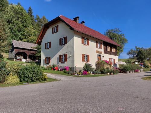  Schlaferhof - Urlaub am Bauernhof, Pension in Fresach