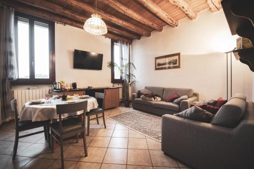  Manus Home - Apartment in historical building in Santa Maria