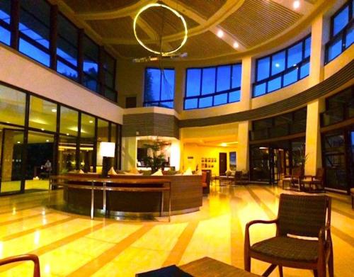 Lobby, Netflix, WiFi, 42"TV, Uratex- Pico de Loro Cove /m in Pico de Loro (Cutad) Cove