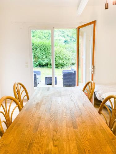 Atypique Chalet la rivière sous votre fenêtre (Atypique Chalet la riviere sous votre fenetre) in เทรเบอร์เดน