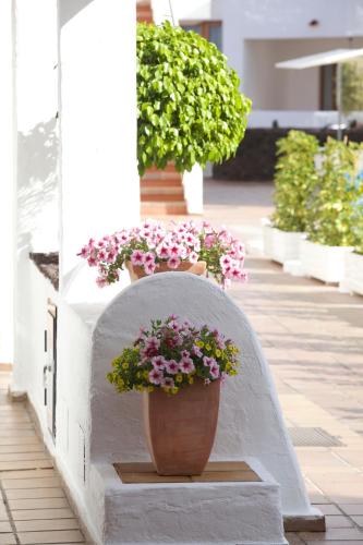 Beverly Hills - image 3