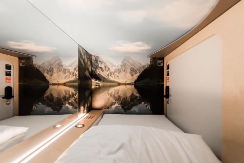 Capsule Hotel - Alpine Garden Zurich Airport in Zürich