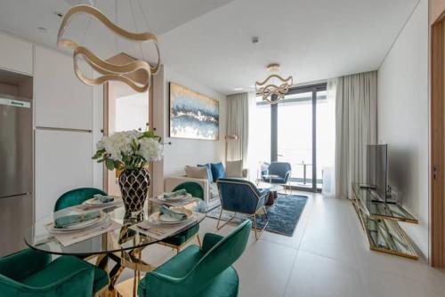 Elegant 2BR Apt Address Beach Resort JBR - image 12