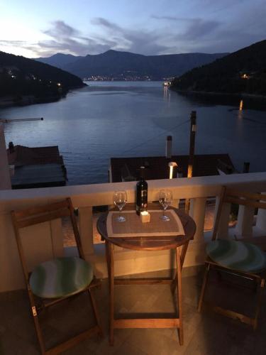 Apartments with WiFi Pucisca Brac - 11416 - image 14