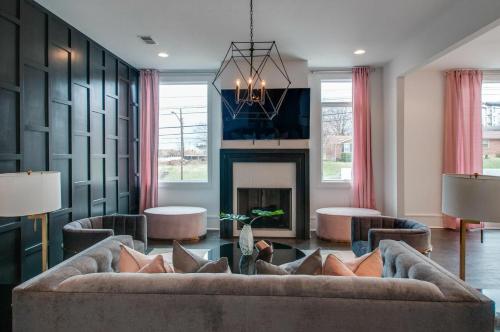 4 Connecting Condos - Sleeps 32 to 36 - Firepits - Garages - Rooftops decks - Great Views - Security in Nashville, USA