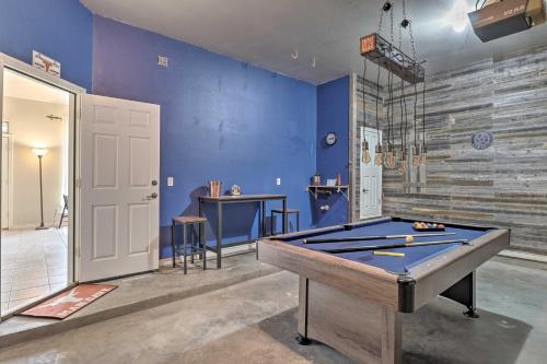 Airy Villa in Austin with BadmintonandVolleyball Court in Austin, USA
