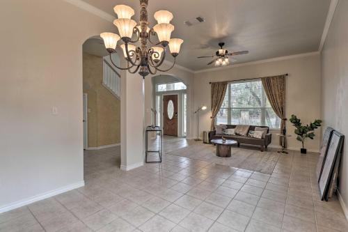 Airy Villa in Austin with BadmintonandVolleyball Court in Austin, USA