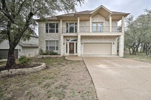 Airy Villa in Austin with BadmintonandVolleyball Court in Austin, USA