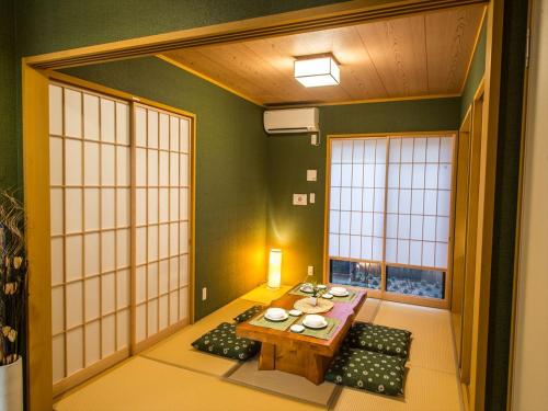 YADOYA Karasumain, Tokio