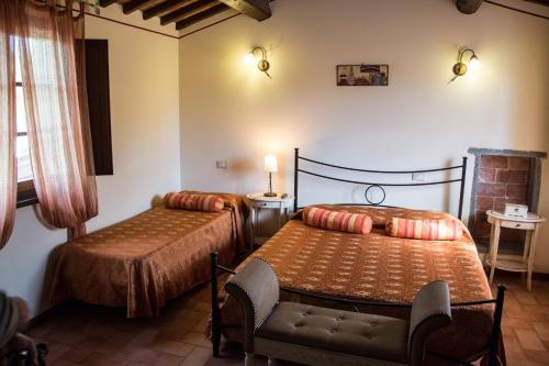  Room in Apartment - Apartment in Farmhouse in Chiesina Uzzanese