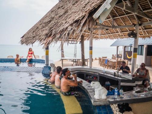 Room in Guest room - Asia Blue - Beach Hostel Hacienda - Deluxe or Twin Room with Garden View