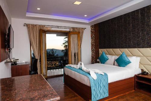 Junior Suite with Mountain View room in Vista Peak View Ooty